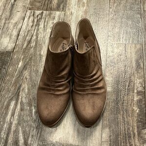 Life Stride Women's Suede Brown Booties Size 9 1/2 Wide